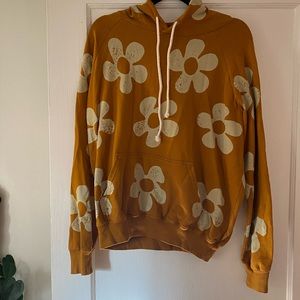 Big Bud Press yellow daisy stamped hoodie